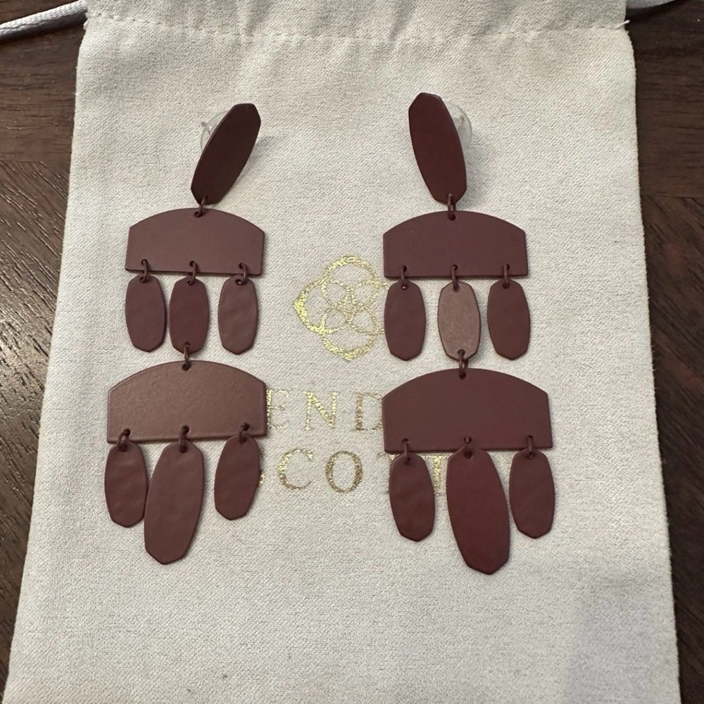 Kendra Scott Matte Maroon/Burgundy Emmett Earrings EUC